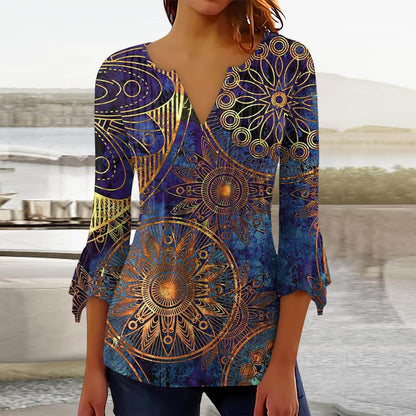 Blusa flare com decote em V e estampa floral