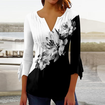 Blusa flare com decote em V e estampa floral
