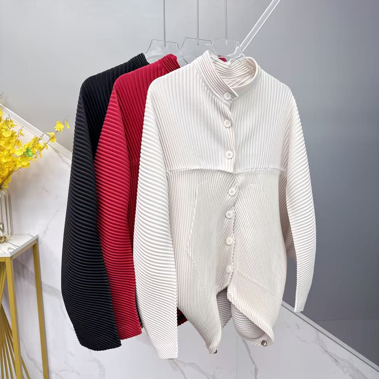 A Lady's Elegant Solid-colored Cardigan