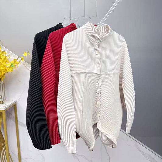 A Lady's Elegant Solid-colored Cardigan