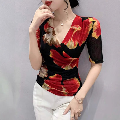 Camiseta de cuello en V con estampado de moda para mujer de media manga